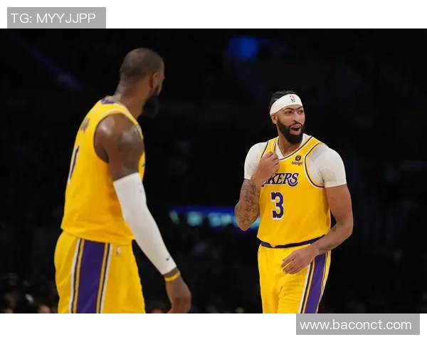 湖人队与2015年经典对决回顾：历史瞬间与精彩时刻的重温