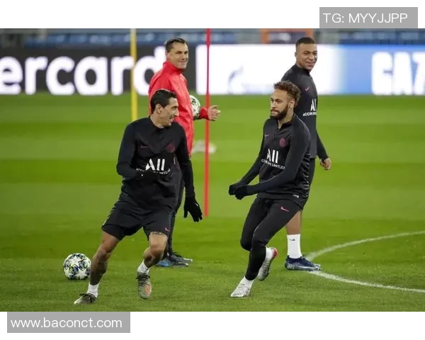 瓦赫达迎战吉达伊蒂哈德全力争胜两队巅峰对决引发球迷热议