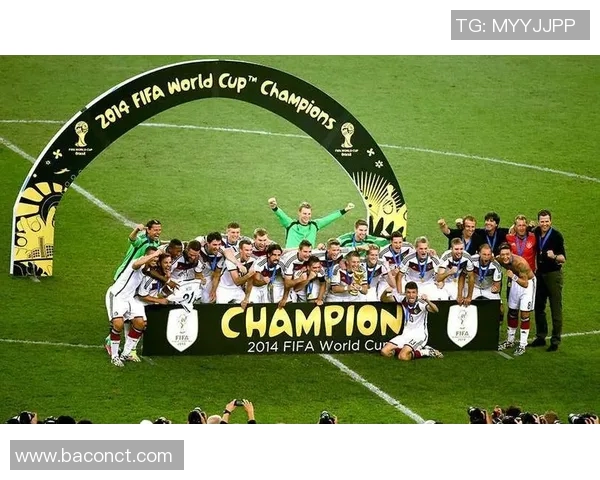 加维引领新潮流探讨未来足球的技术与战术革新之路