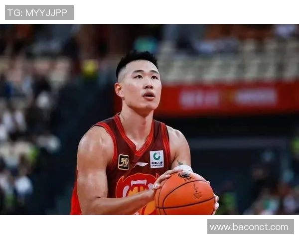 贺希宁：从年轻球员到篮球场上的闪耀明星之路